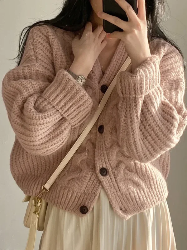 Cardigan Feminino de Tricô - Moda Outono/Inverno - Imagem 2